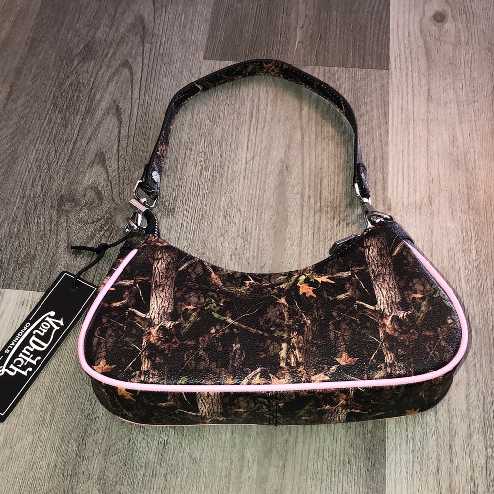 Von Dutch Tree Camo Shoulder Bag Pink Logo & Von Dutch Logo Chain Accent NWT - Picture 14 of 16